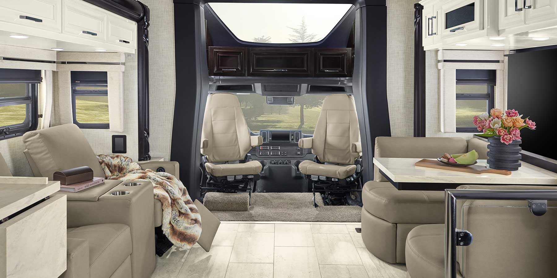 2025 Super Star Interior